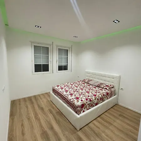 White Crown Apartment